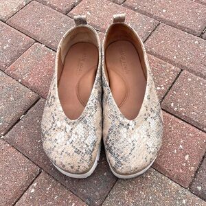 Gentle Souls Kenneth Cole Demi Slip on Flats Size 7